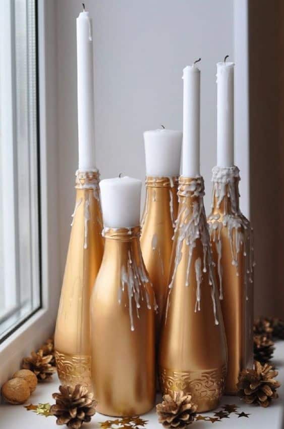 botellas pintadas de oro para usar en decoracion 9