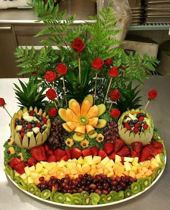 mesa de frutas decoradas 2
