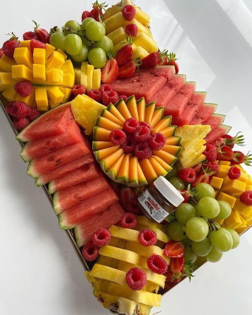 mesa de frutas decoradas 8